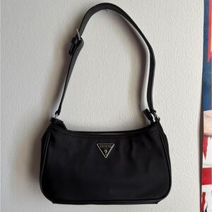 Guess Elegant Black Shoulder Bag